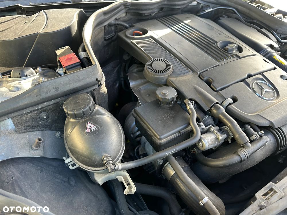 Mercedes-Benz Klasa C 180 BlueEFFICIENCY 7G-TRONIC Avantgarde - 17