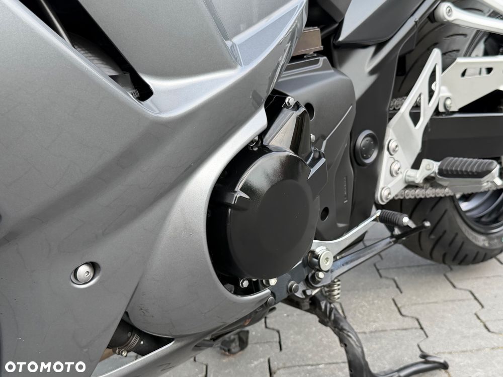 Suzuki GSX - 35