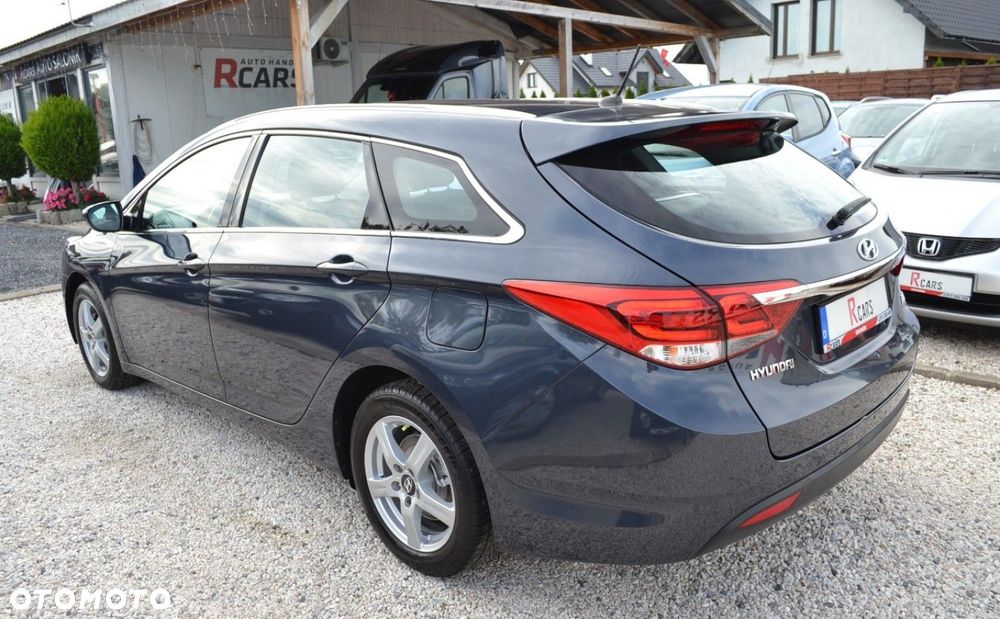 Hyundai i40 Kombi blue 1.6 Trend - 18