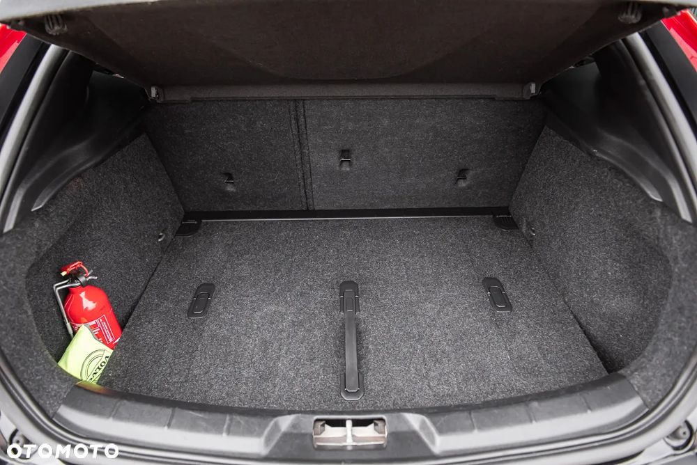 Volvo V40 D3 Geartronic RDesign - 32