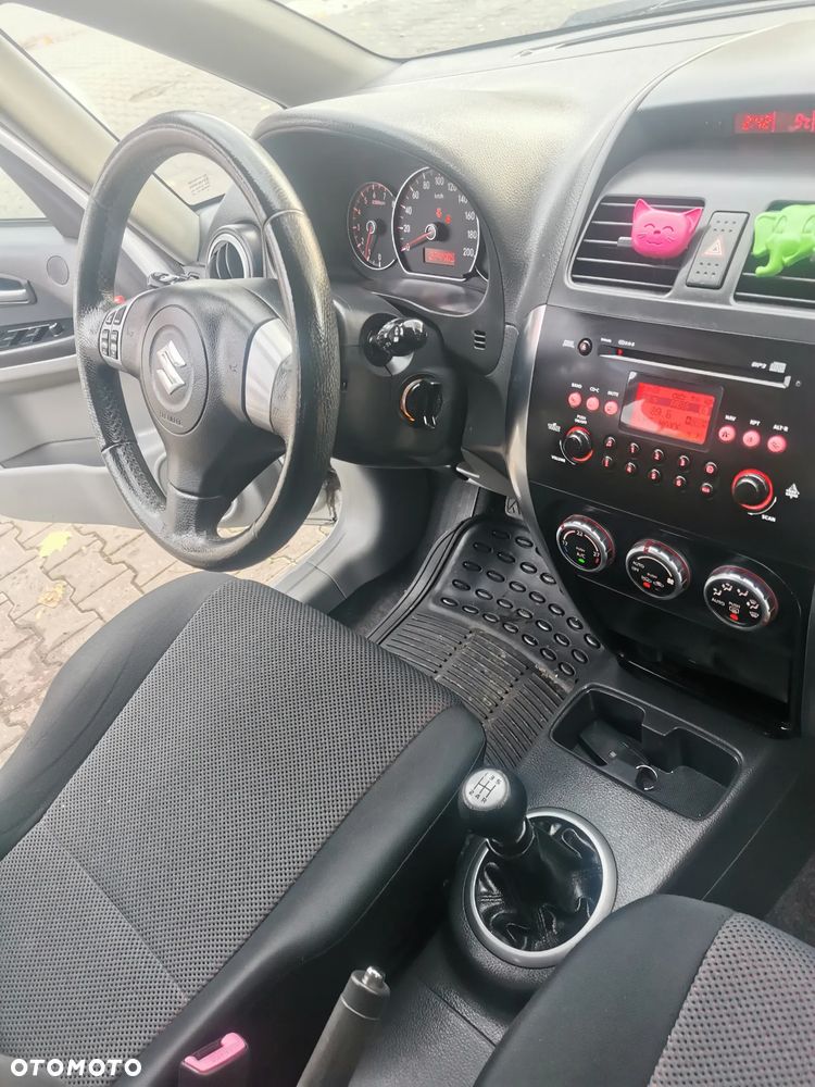 Suzuki SX4 - 11
