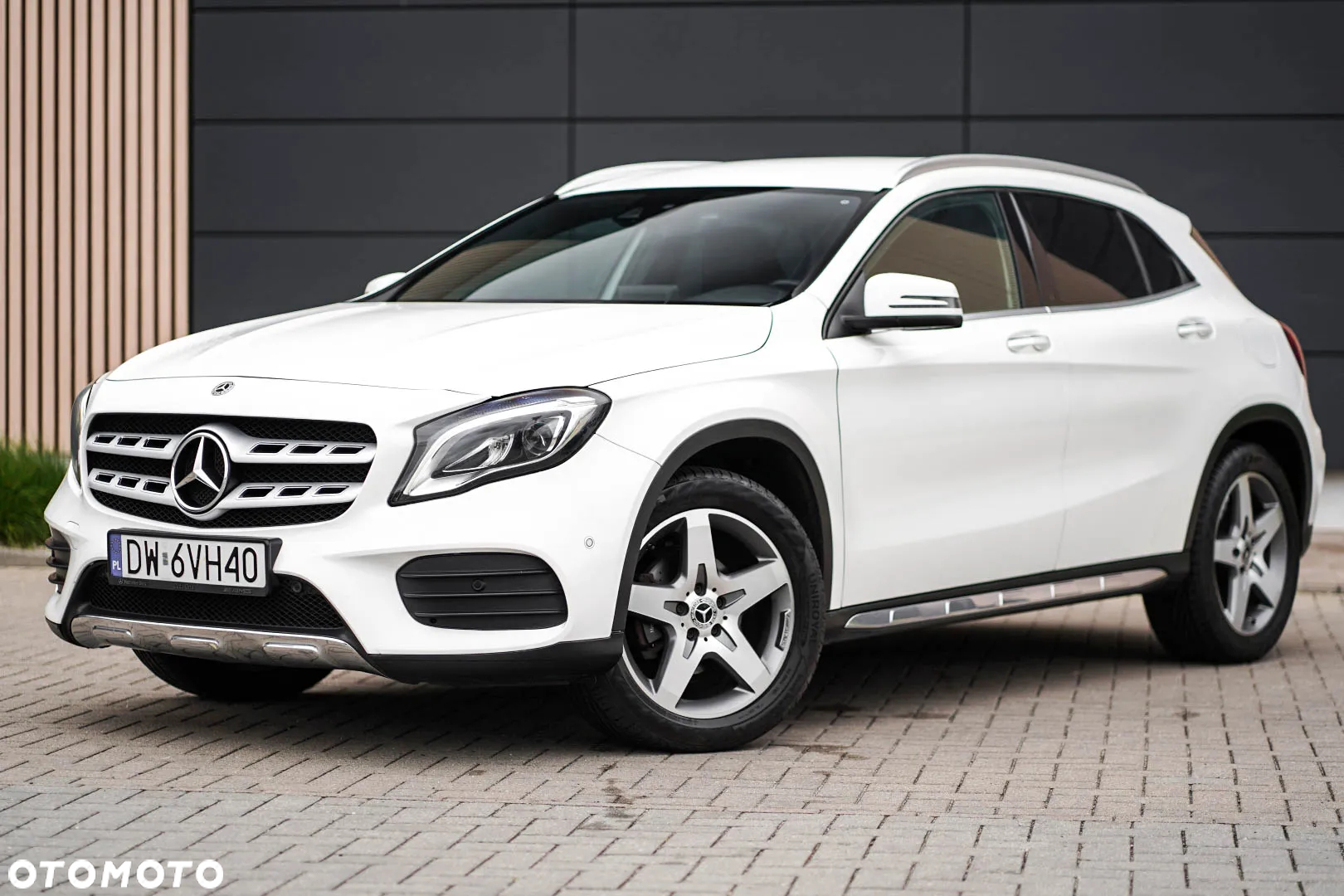 Mercedes-Benz GLA 200 7G-DCT AMG Line - 3