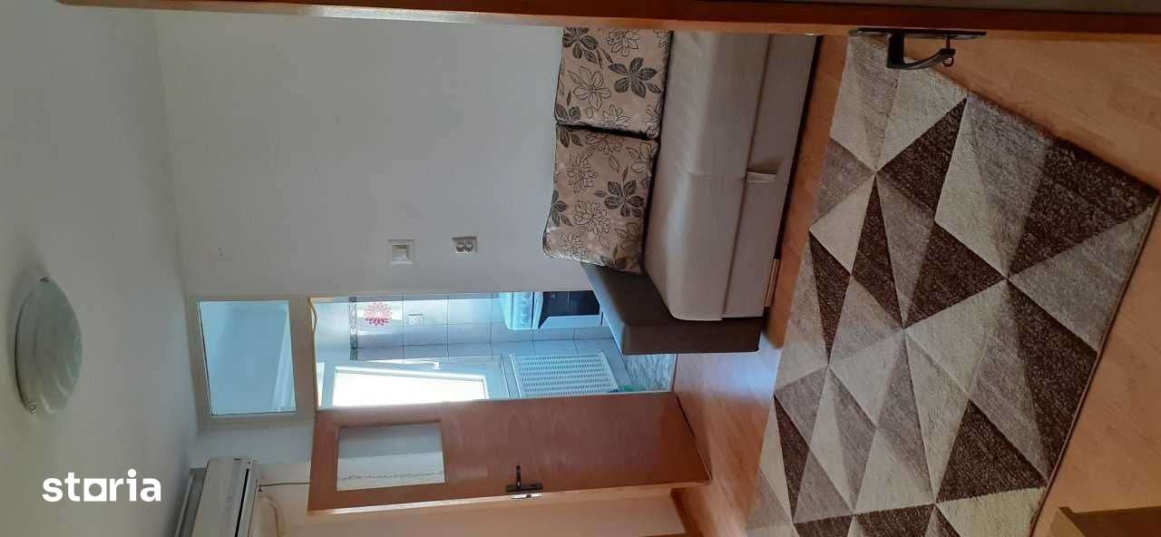 Brancoveanu-Metrou-Garsoniera de inchiriat — fotografia 3