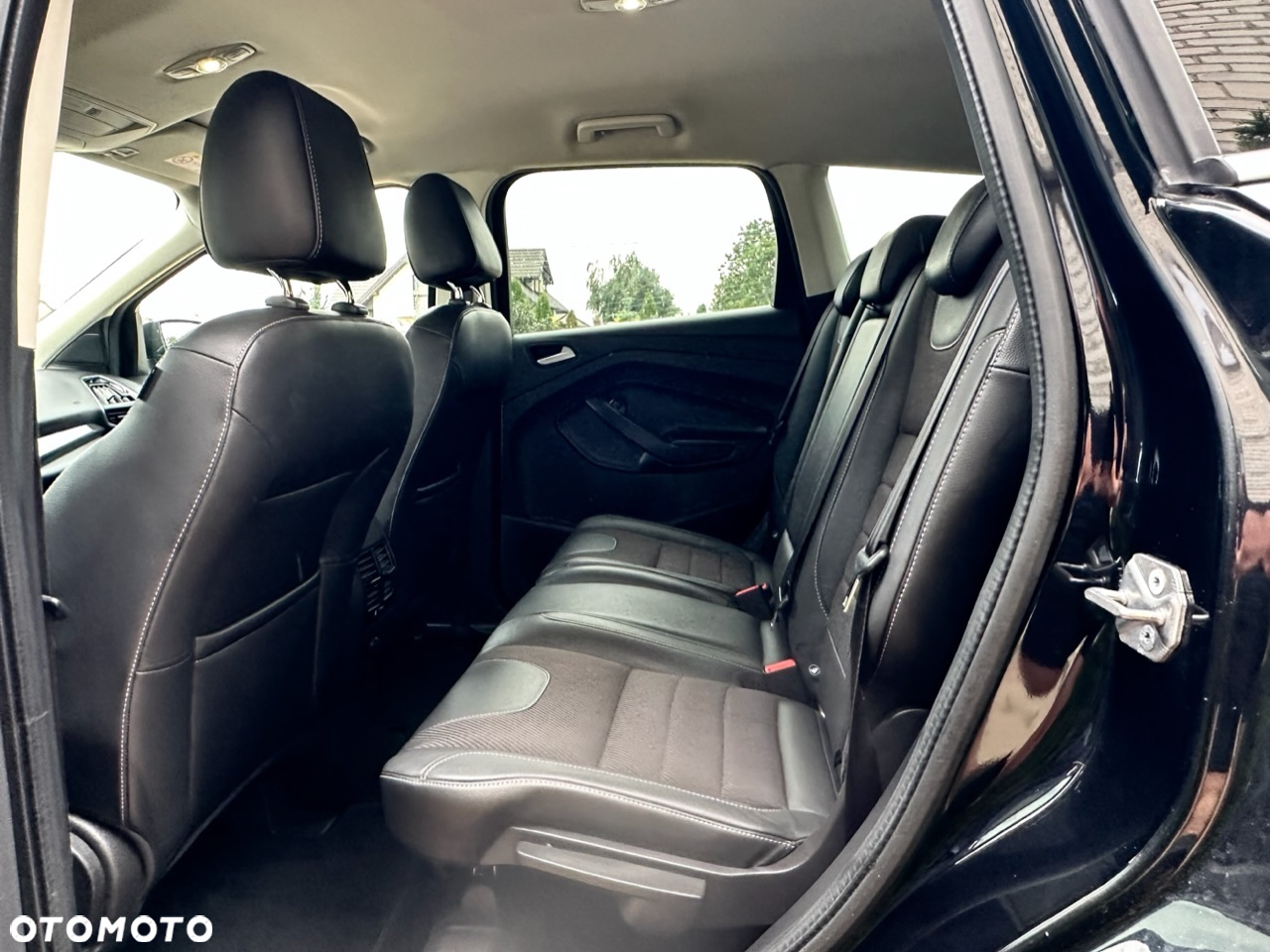 Ford Kuga 2.0 TDCi 2x4 Titanium - 10