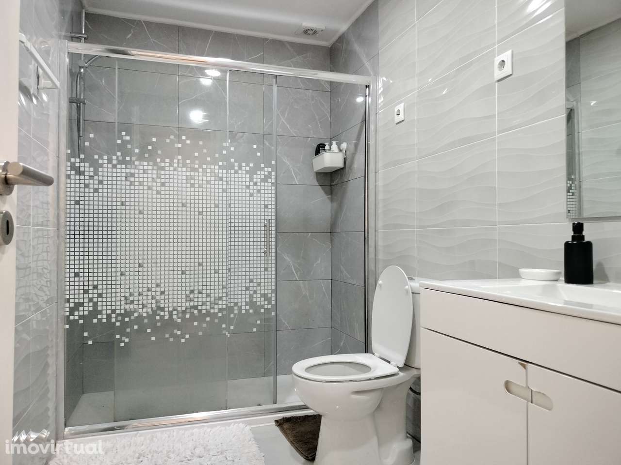 Andar Moradia com 8 quartos ao Marquês, Porto - Grande imagem: 5/15