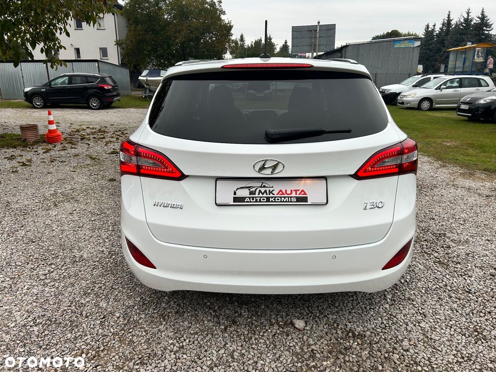 Hyundai i30 1.6 CRDi BlueDrive Premium - 6