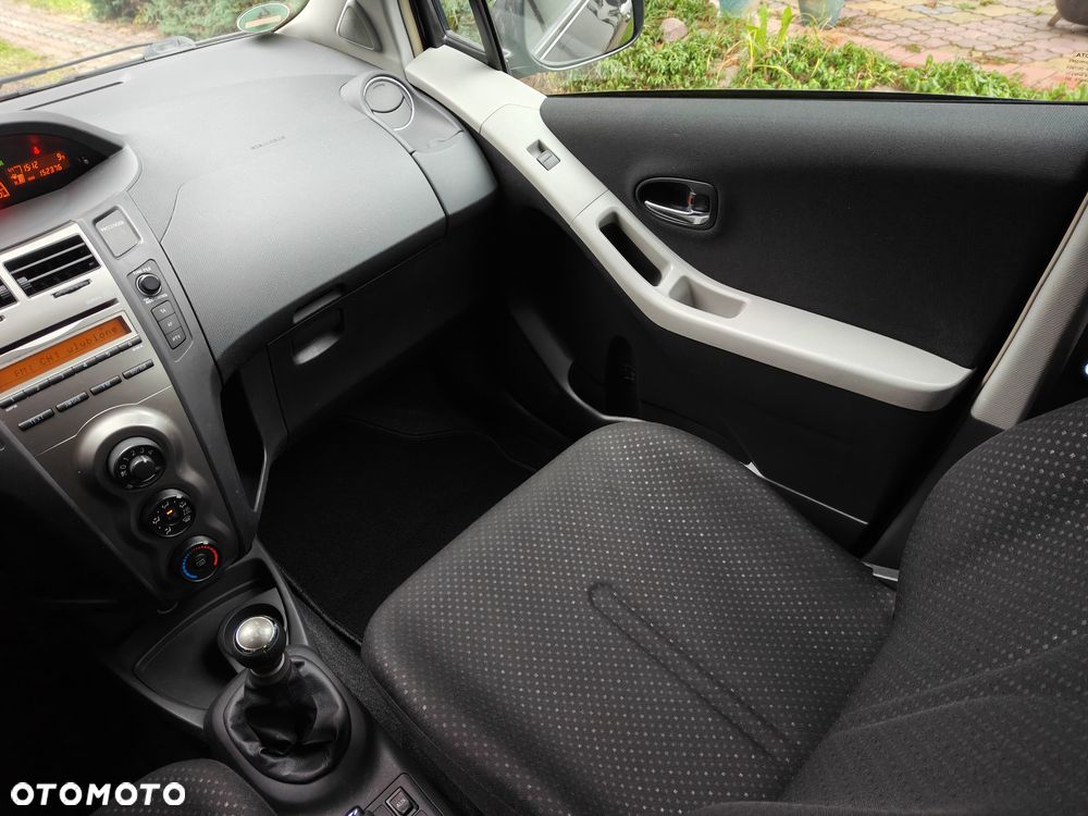 Toyota Yaris - 8