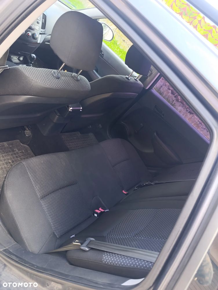 Hyundai i30 1.6 Classic - 12
