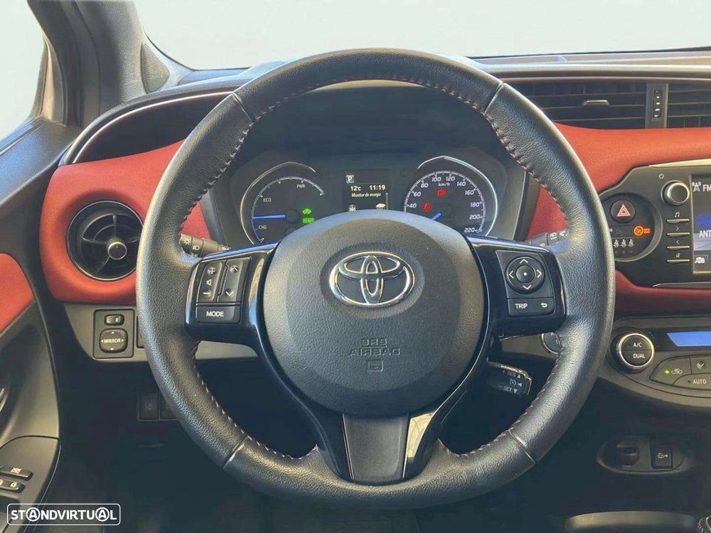 Toyota Yaris 1.5 HSD Comfort - 12