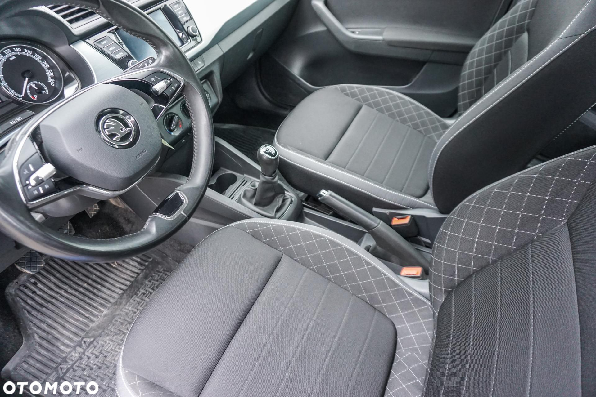 Skoda Fabia - 10