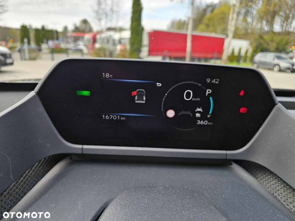 Subaru Solterra 71.4kWh Platinum Plus - 11