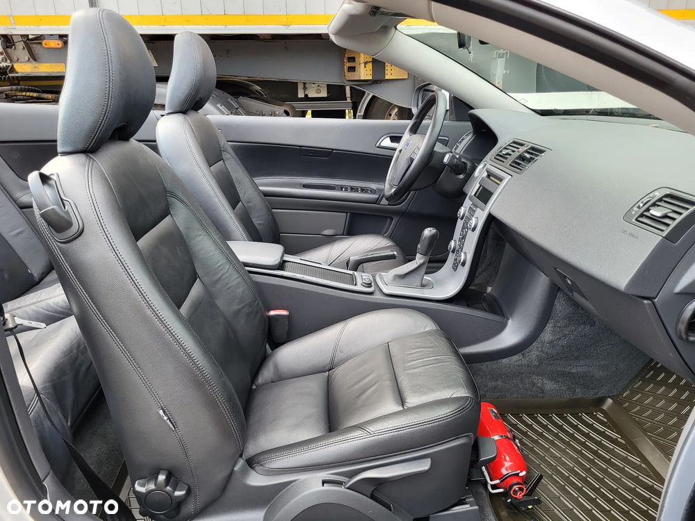 Volvo C70 2.0D Momentum - 33