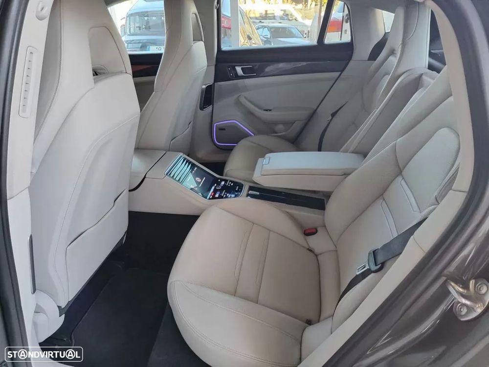 Porsche Panamera 4 E-Hybrid Platinum Edition - 13