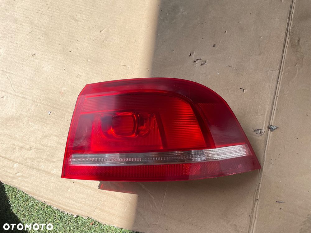 Volkswagen Passat B7 kombi lampa prawa tylna 3AF945096C