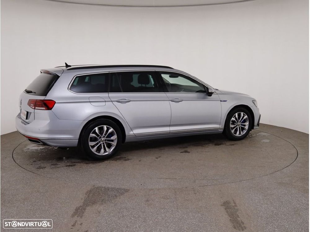 VW Passat Variant - 10