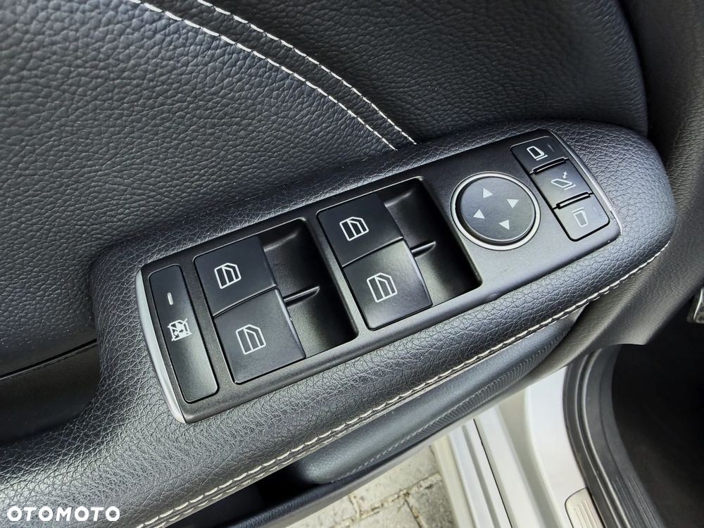 Mercedes-Benz Klasa B 180 CDI (BlueEFFICIENCY) - 31