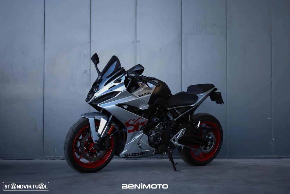 Suzuki GSX-R 8R - 3