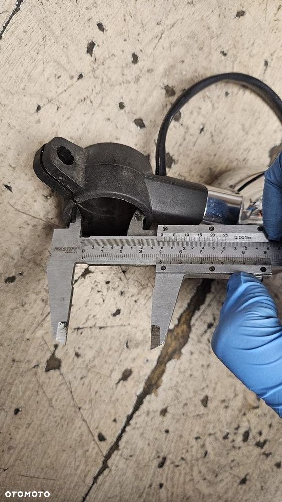 Kierunkowskaz przód mocowanie guma Kawasaki VN800 Vulcan Custom - 9