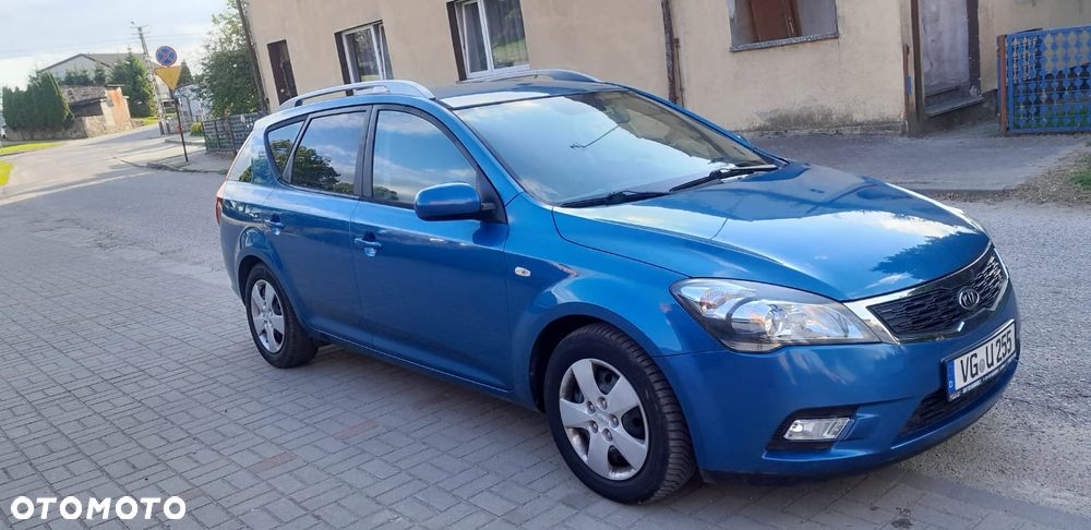 Kia Ceed - 8