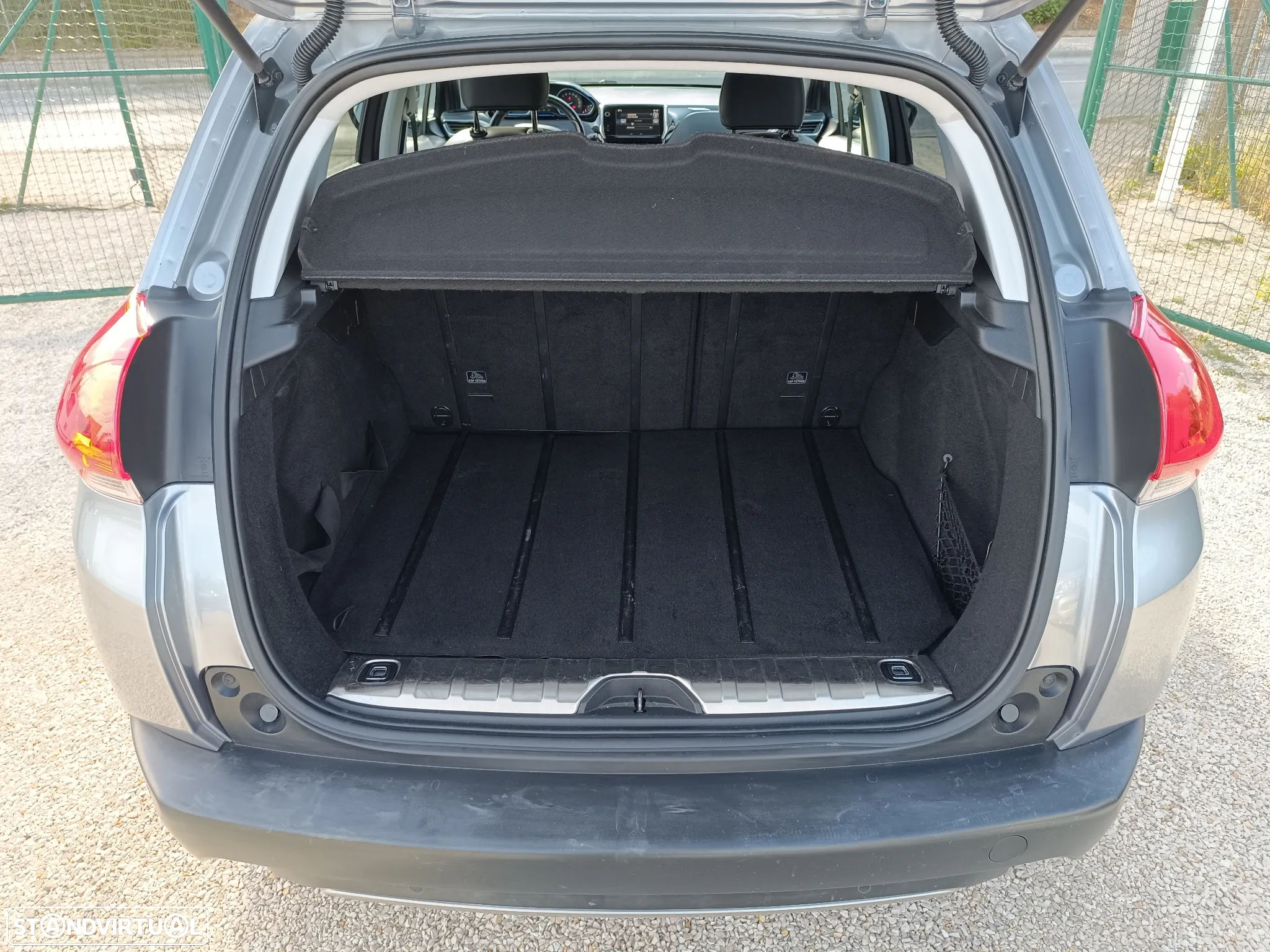 Peugeot 2008 1.2 PureTech Allure - 13