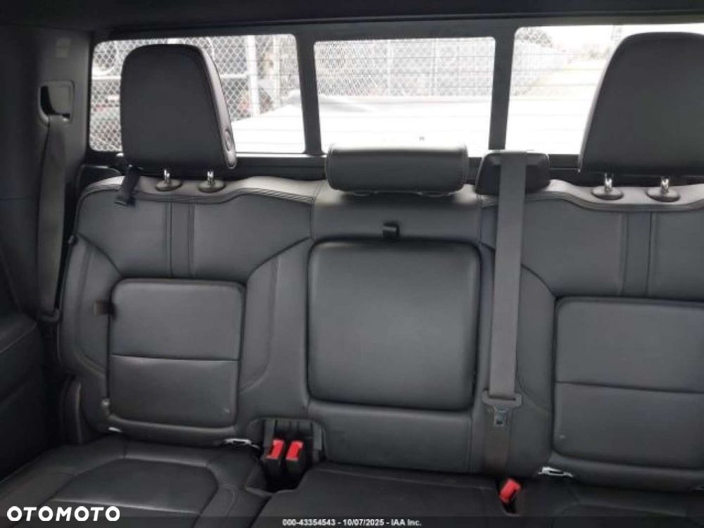 Chevrolet Silverado - 10