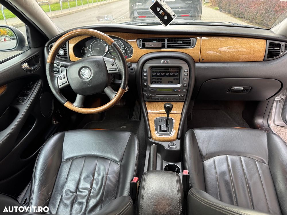 Jaguar X-Type - 11