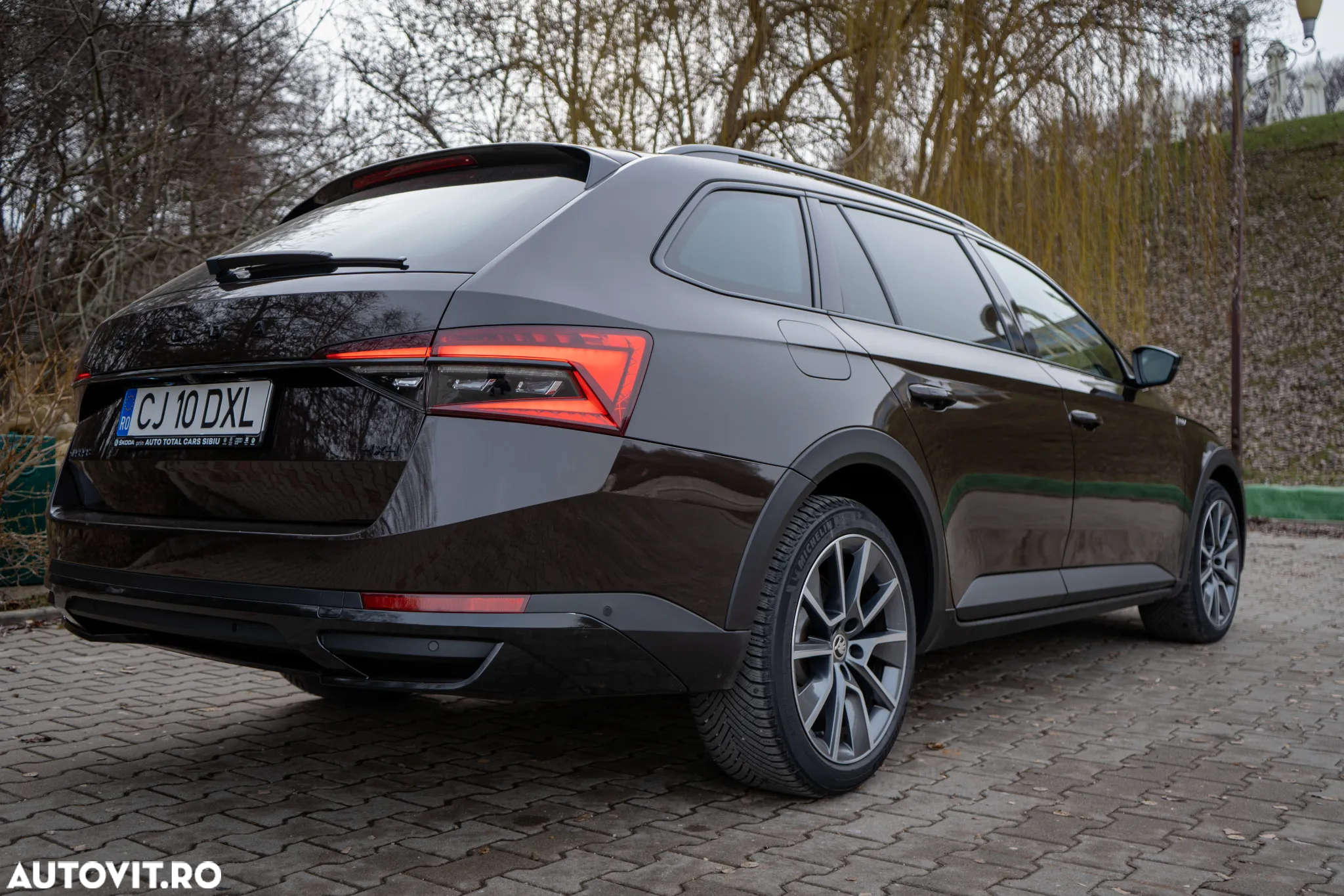 Skoda Superb Combi 2.0 TDI 4X4 DSG Scout - 17