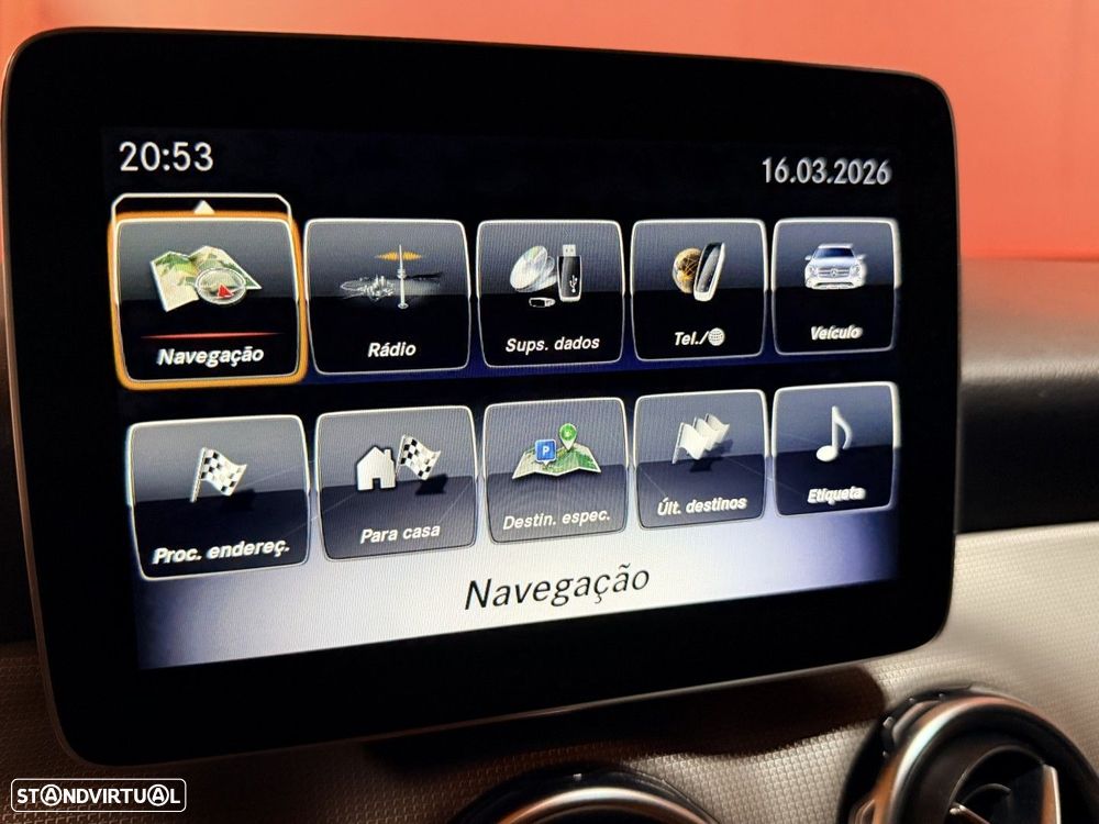 Mercedes-Benz GLA 180 Urban - 10