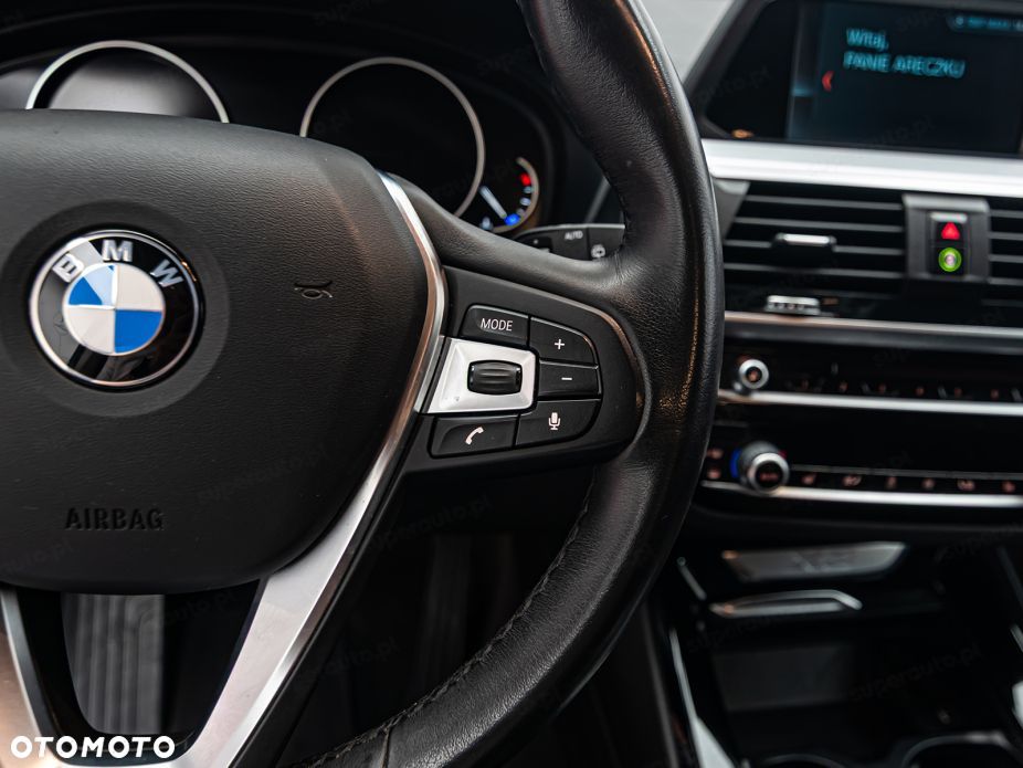 BMW X3 xDrive20i Advantage - 16