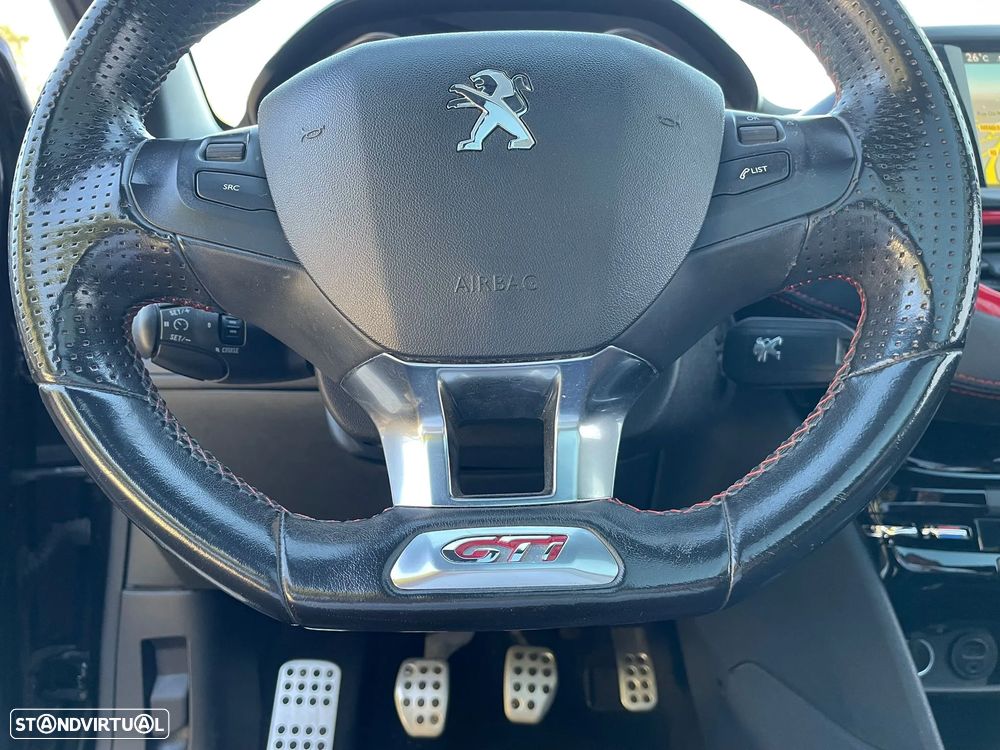 Peugeot 208 GTI 200 THP - 10