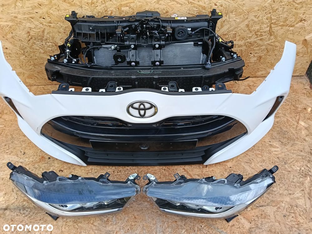 zderzak pas przedni belka błotnik chłodnice lampy Toyota Yaris IV 1.5 Hybrid - 28