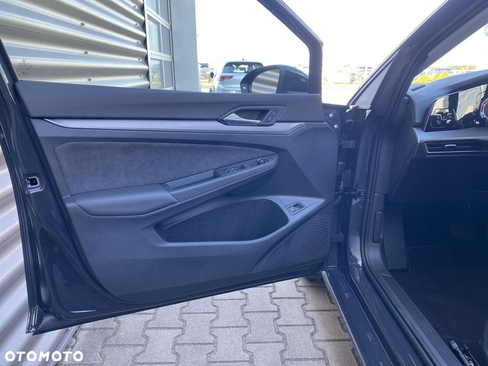 Volkswagen Golf - 10