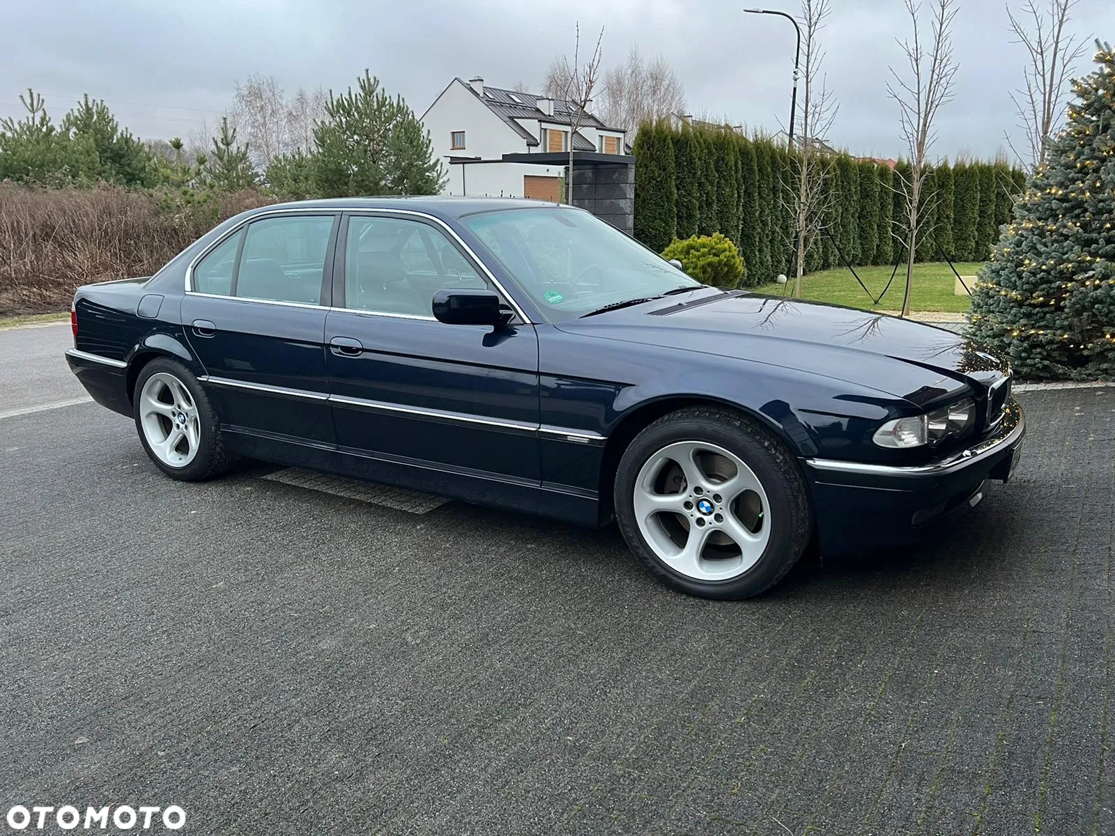 BMW Seria 7 750i - 6