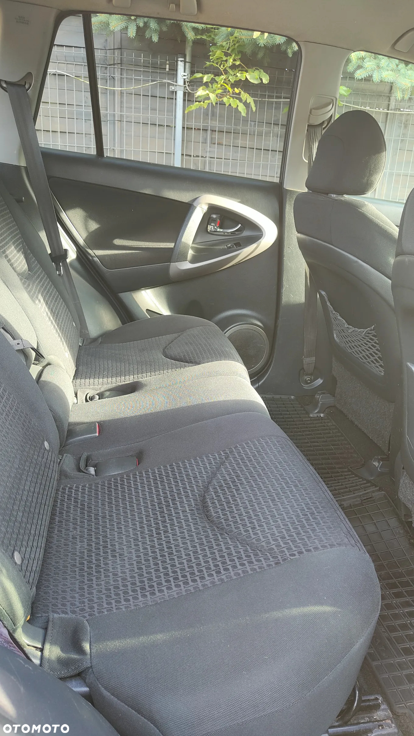 Toyota RAV4 - 9