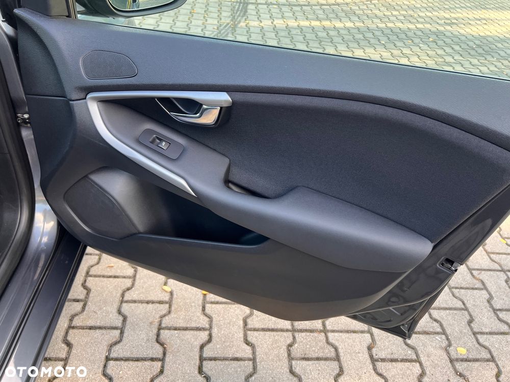 Volvo V40 D2 Kinetic - 31