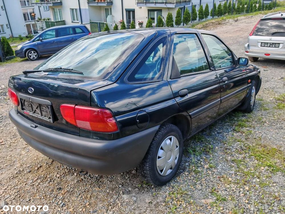 Klapa tylna Ford Escort MK7 1997 rok, 1.3. - 2