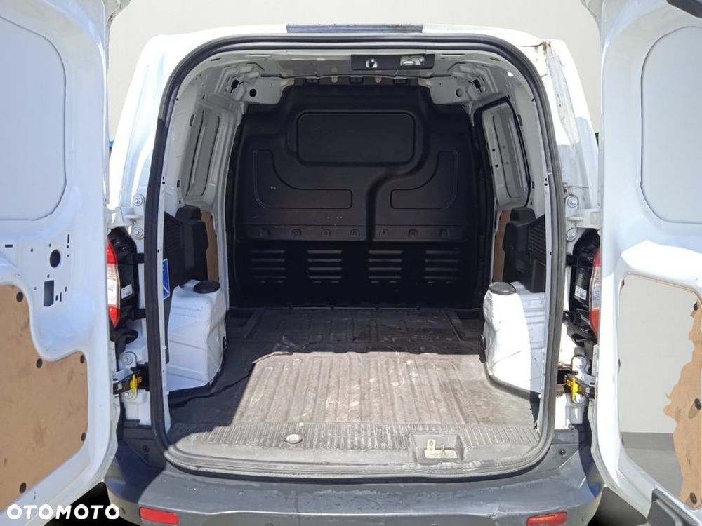 Ford Transit Courier - 28
