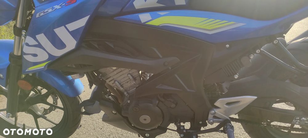 Suzuki GSX - 15