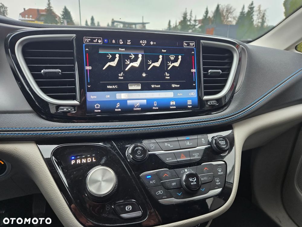 Chrysler Pacifica - 23