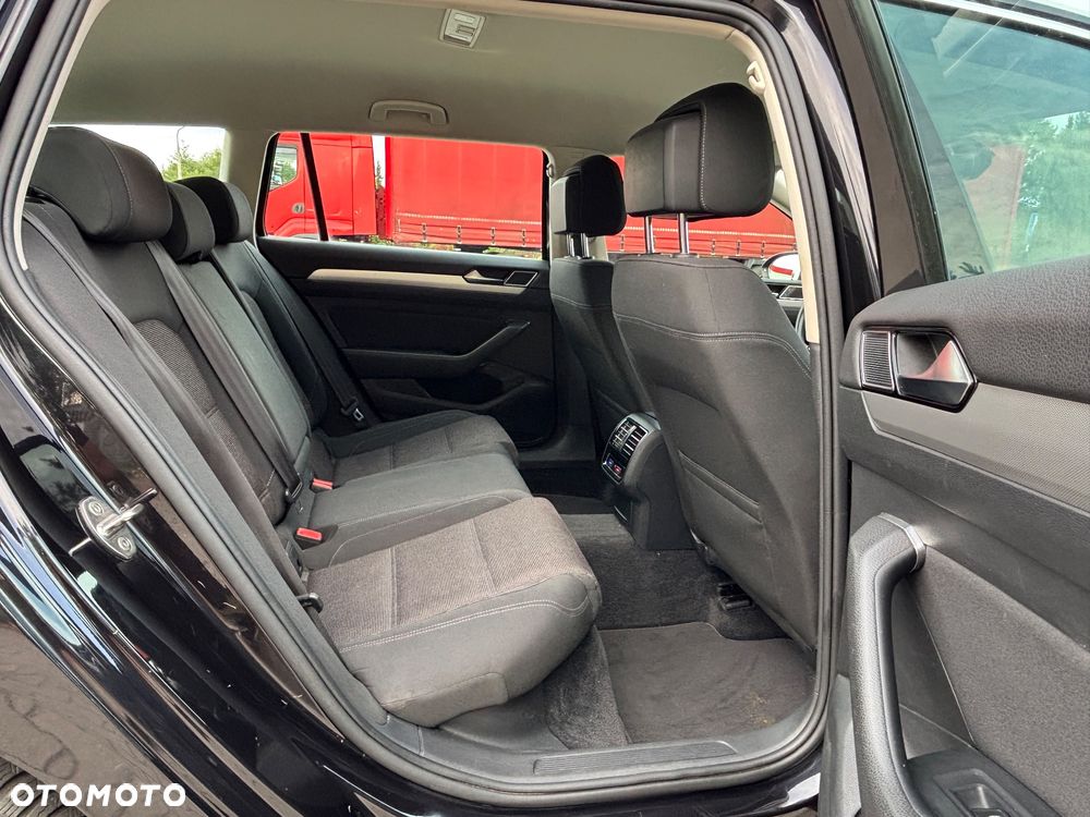 Volkswagen Passat 2.0 TDI SCR Comfortline DSG - 31