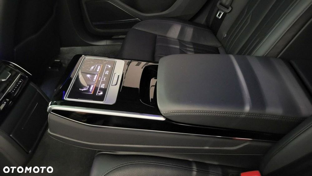 Audi A8 - 24