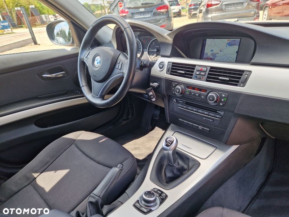 BMW Seria 3 318d - 22