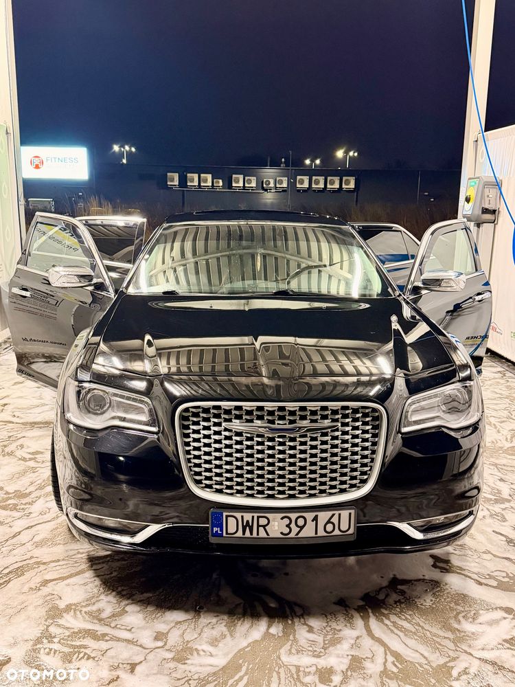 Chrysler 300C - 16
