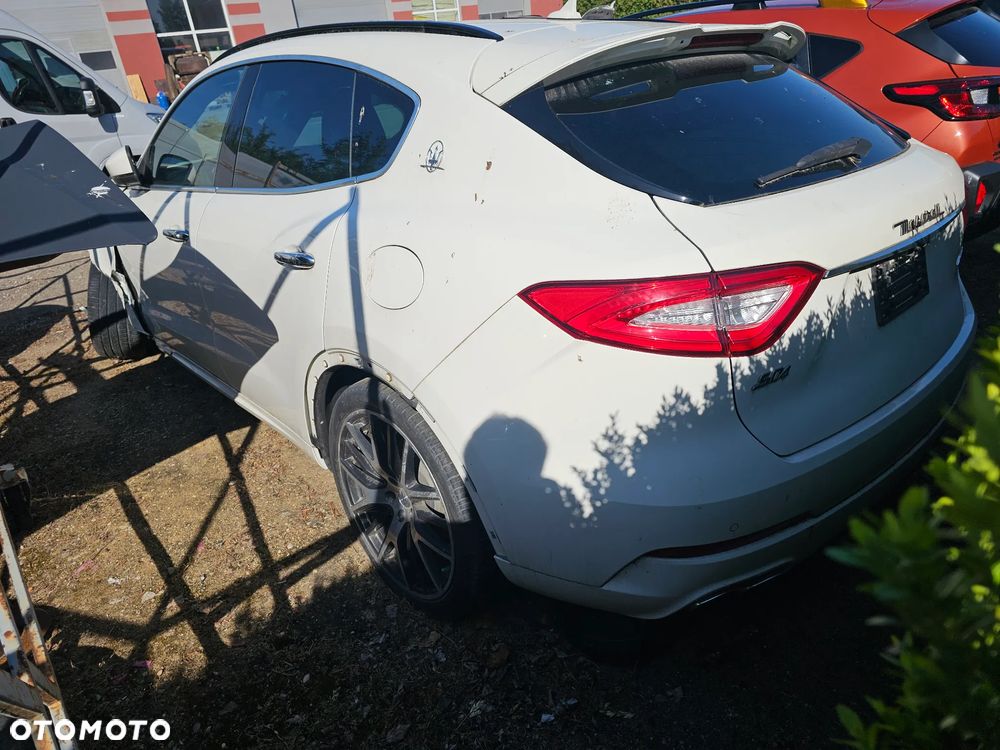 Maserati Levante S Q4 GranSport - 3