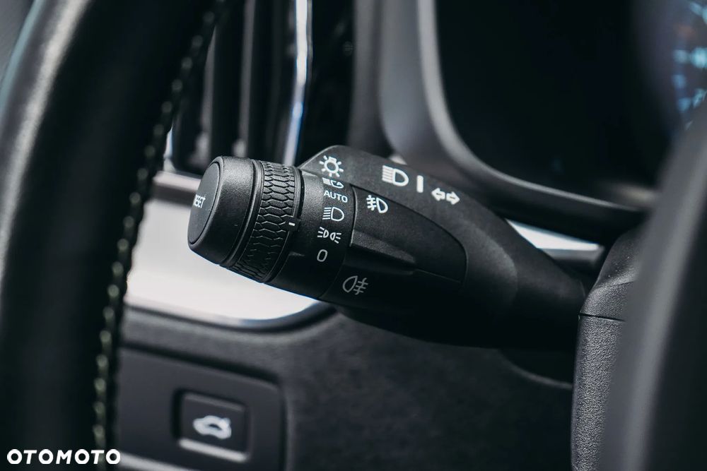 Volvo XC 60 B4 D AWD Geartronic RDesign - 22