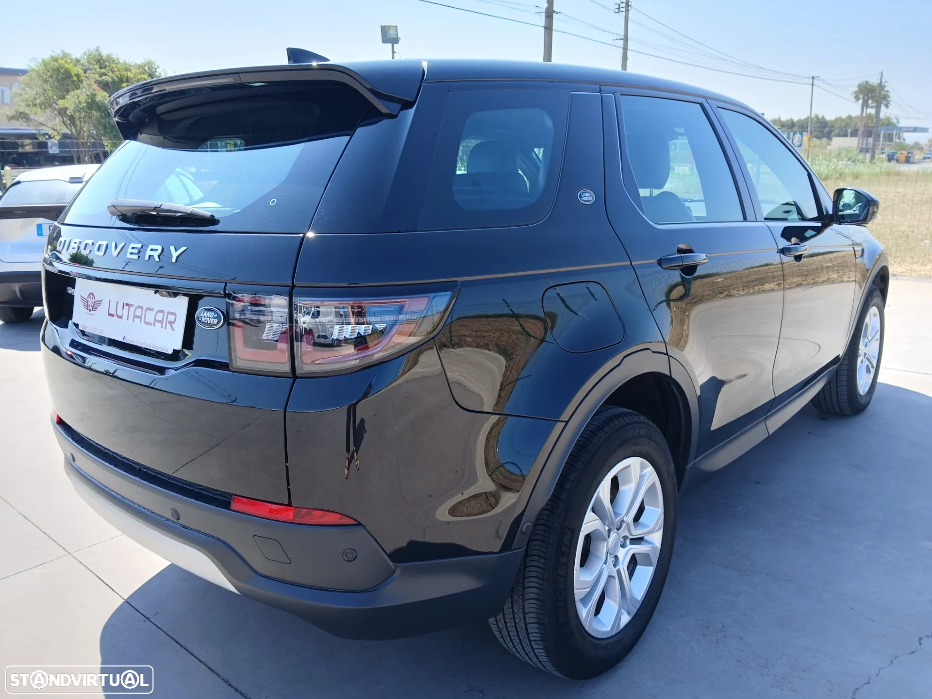 Land Rover Discovery Sport 1.5 I3 P300e AWD R-Dynamic SE - 9
