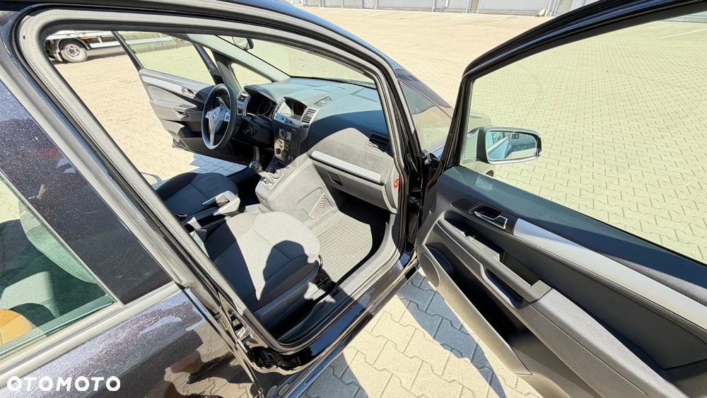Opel Zafira 1.6 Enjoy - 25