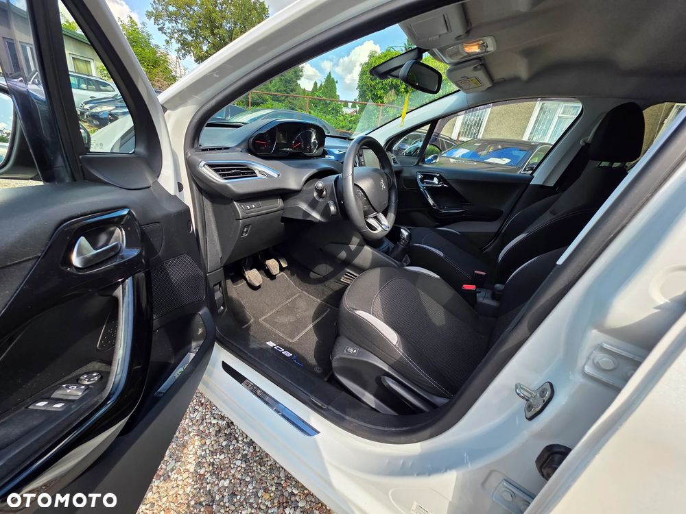 Peugeot 208 82 VTI Style - 10