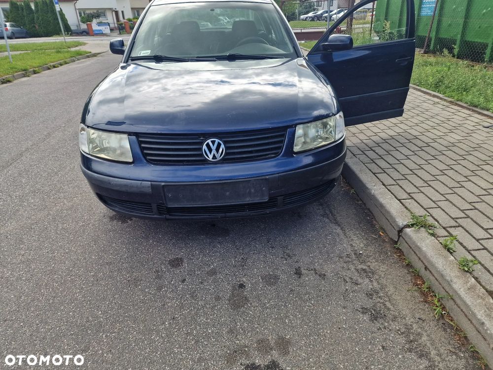 VW Passat b5 sedan przedlift 1.8 20v ADR skrzynia DHZ lakier LN5Y na części - 1