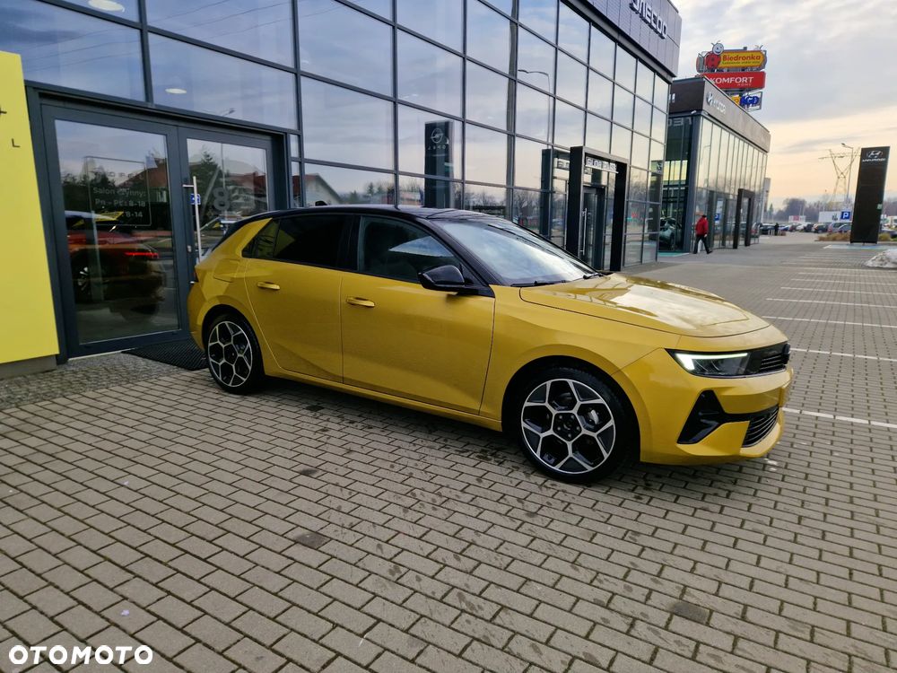 Opel Astra 1.2 T GS Line S&S - 11